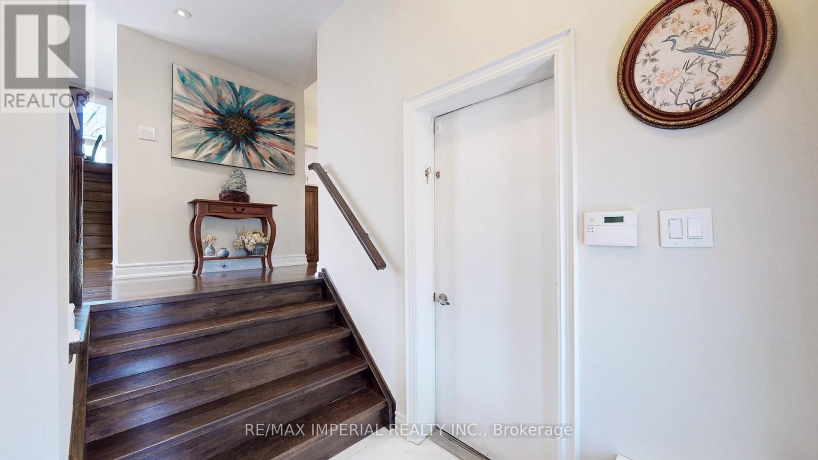 140 Romain Crescent, Oakville, Ontario  L6H 5A6 - Photo 4 - W12931746