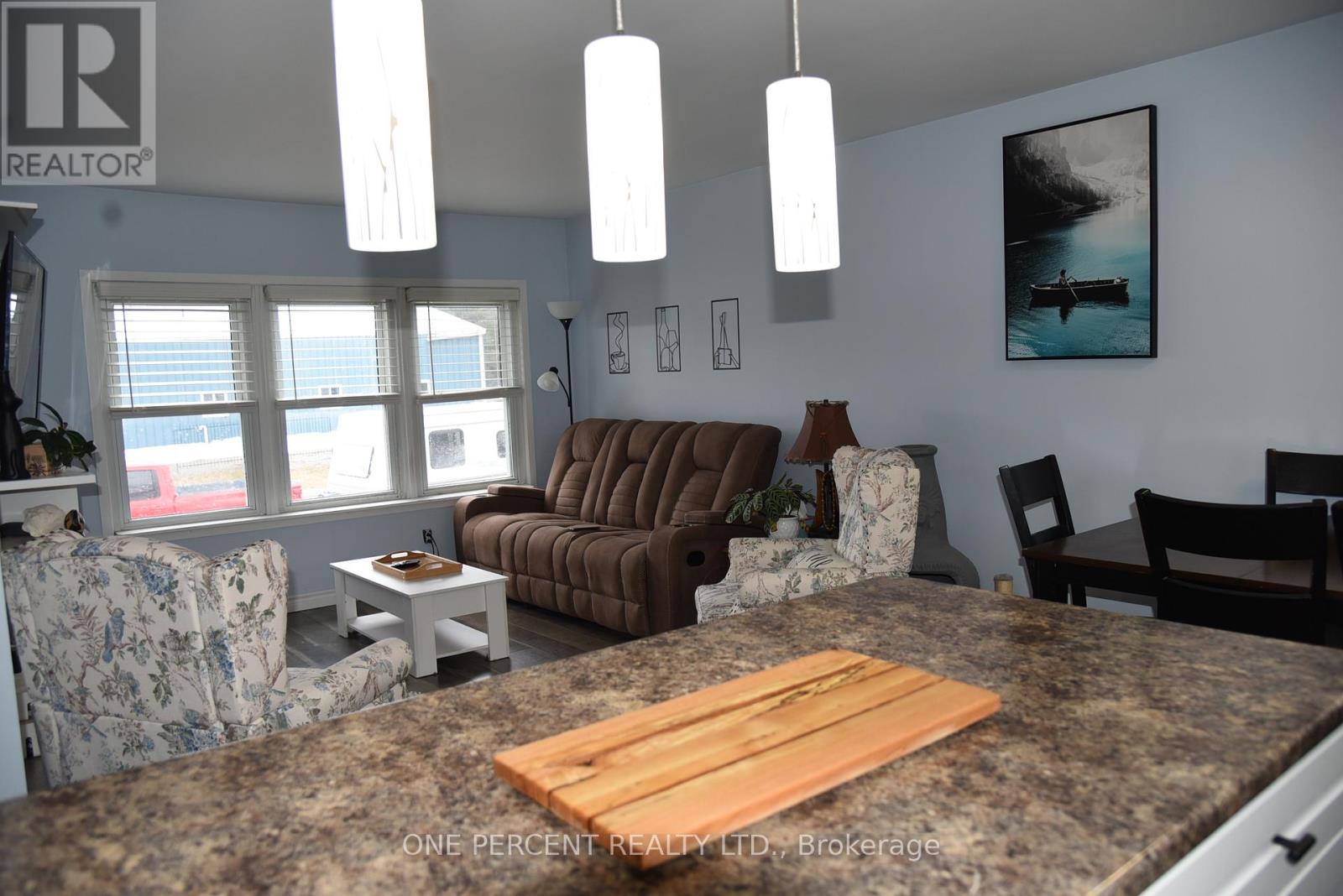 31 Prince Street, Minden Hills, Ontario  K0M 2K0 - Photo 8 - X12982080