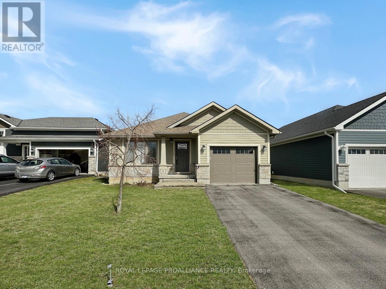 8 Tessa Boulevard, Belleville, Ontario  K8N 4Z5 - Photo 1 - X12978484