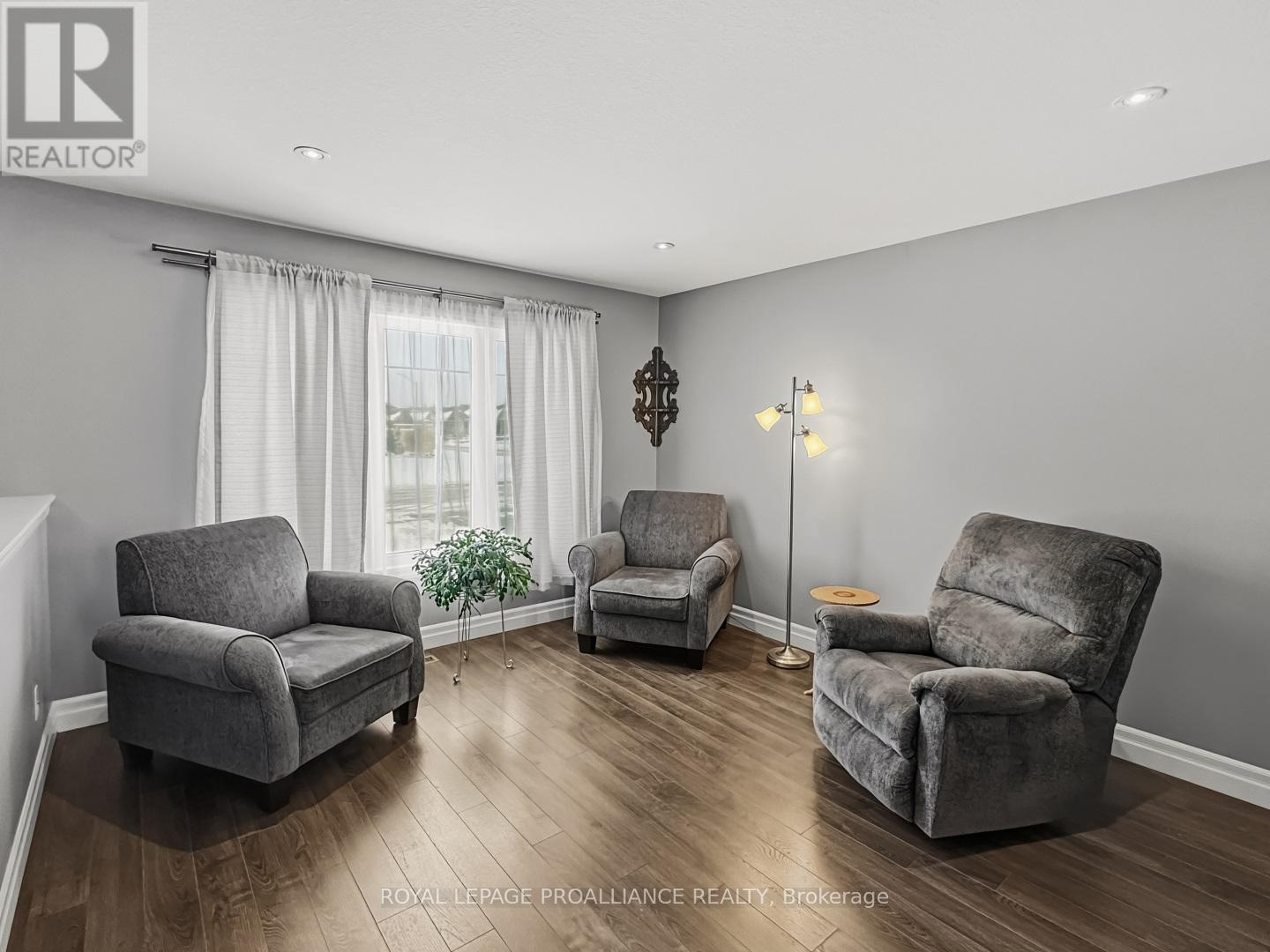 8 Tessa Boulevard, Belleville, Ontario  K8N 4Z5 - Photo 6 - X12978484