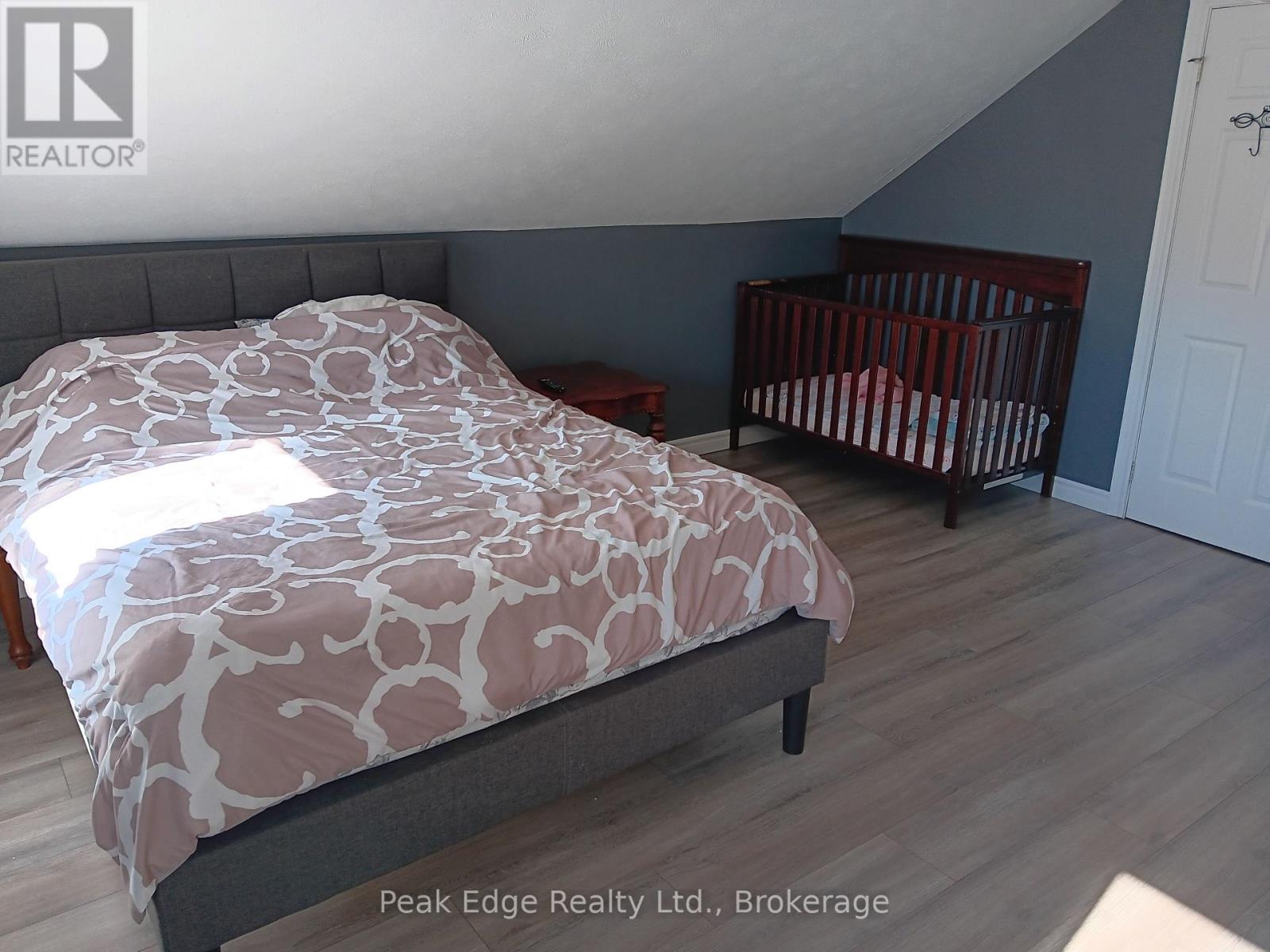 343 10th Avenue, Hanover, Ontario  N4N 2N4 - Photo 19 - X12989324