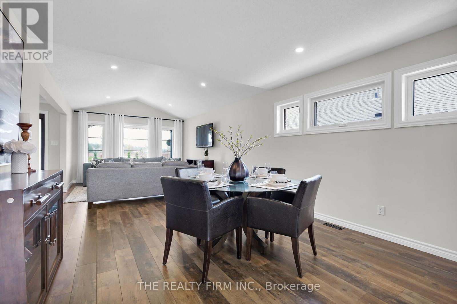 15 Glenwood Street, St. Thomas, Ontario  N5R 0G9 - Photo 10 - X12989266