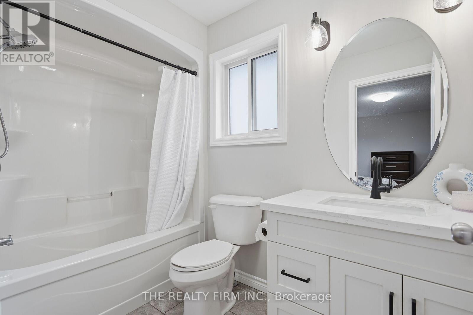 15 Glenwood Street, St. Thomas, Ontario  N5R 0G9 - Photo 17 - X12989266