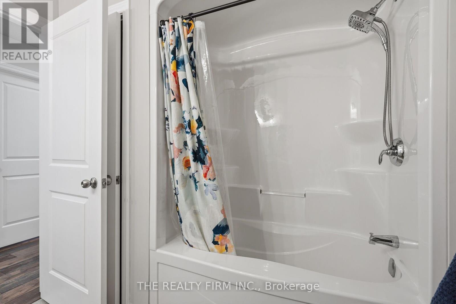 15 Glenwood Street, St. Thomas, Ontario  N5R 0G9 - Photo 23 - X12989266