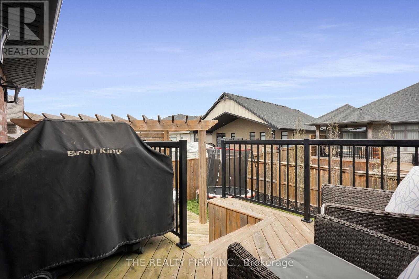 15 Glenwood Street, St. Thomas, Ontario  N5R 0G9 - Photo 44 - X12989266