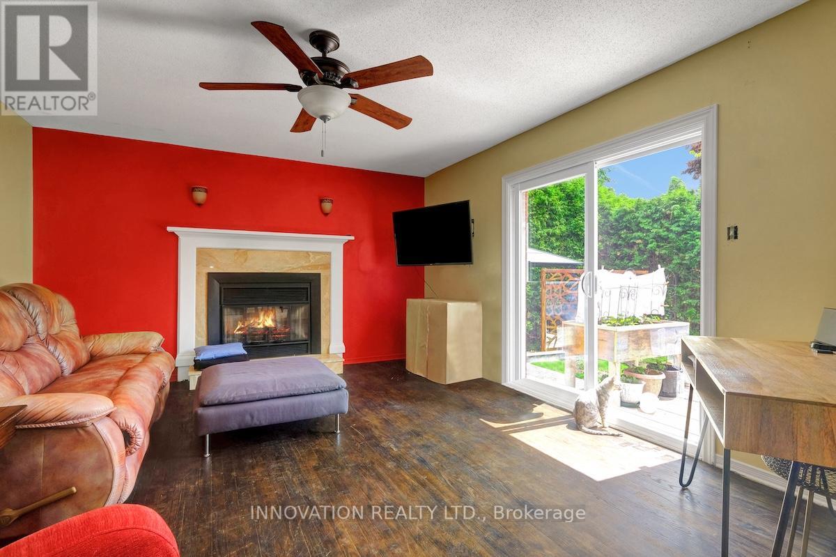 25 Spindle Way, Ottawa, Ontario  K2S 1J3 - Photo 4 - X12989226