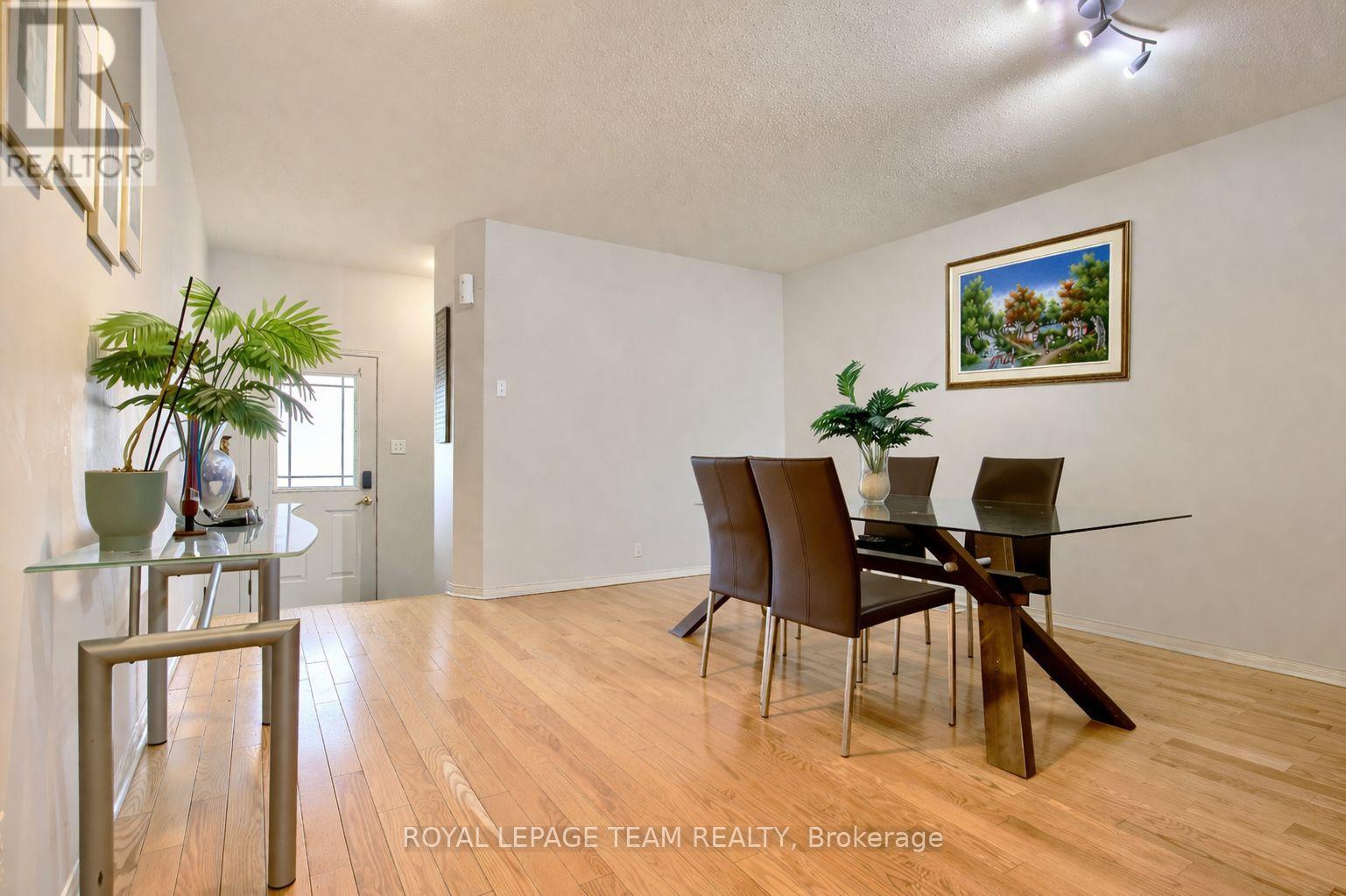 125 Shady Grove Street, Ottawa, Ontario  K2G 6Z5 - Photo 3 - X12989320