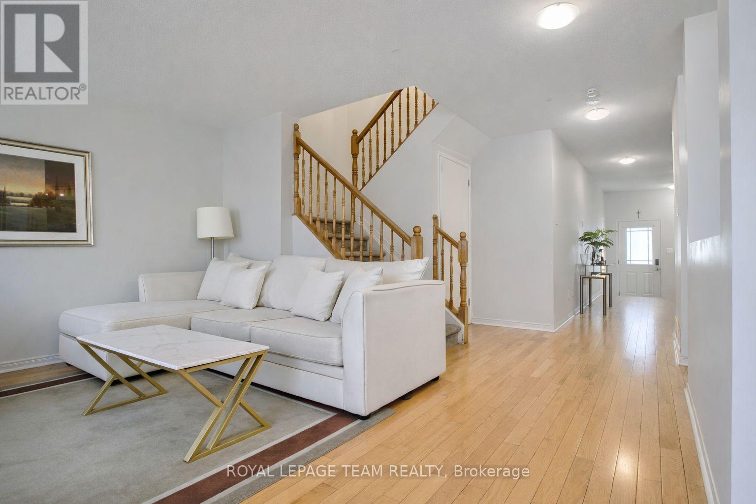 125 Shady Grove Street, Ottawa, Ontario  K2G 6Z5 - Photo 4 - X12989320