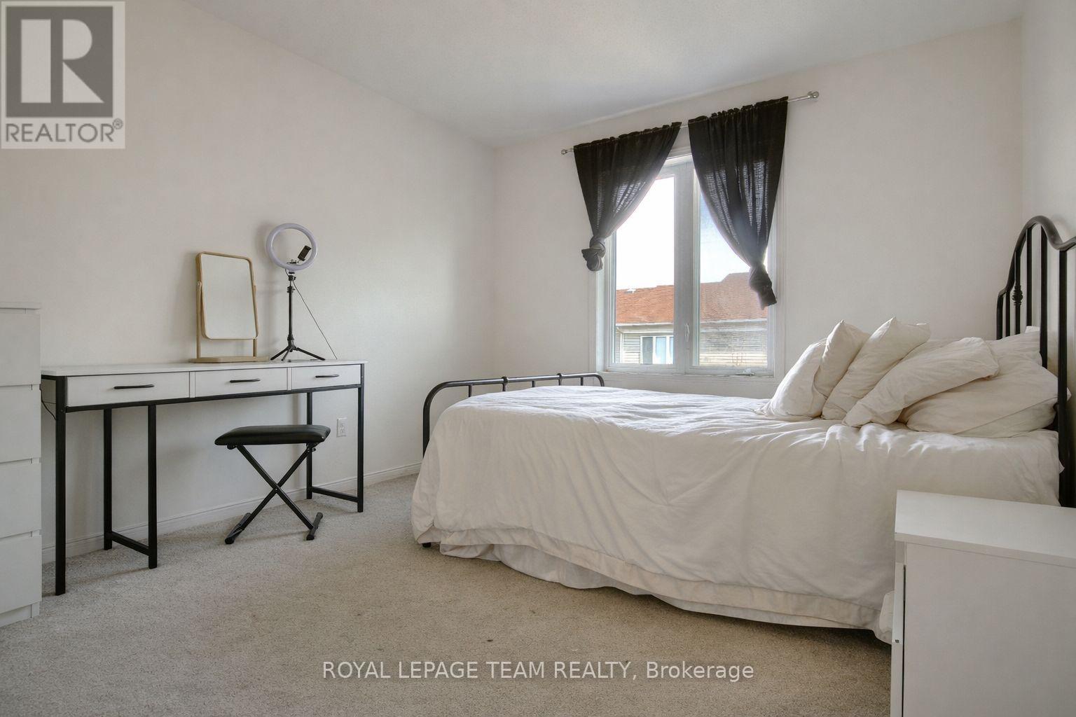 125 Shady Grove Street, Ottawa, Ontario  K2G 6Z5 - Photo 8 - X12989320