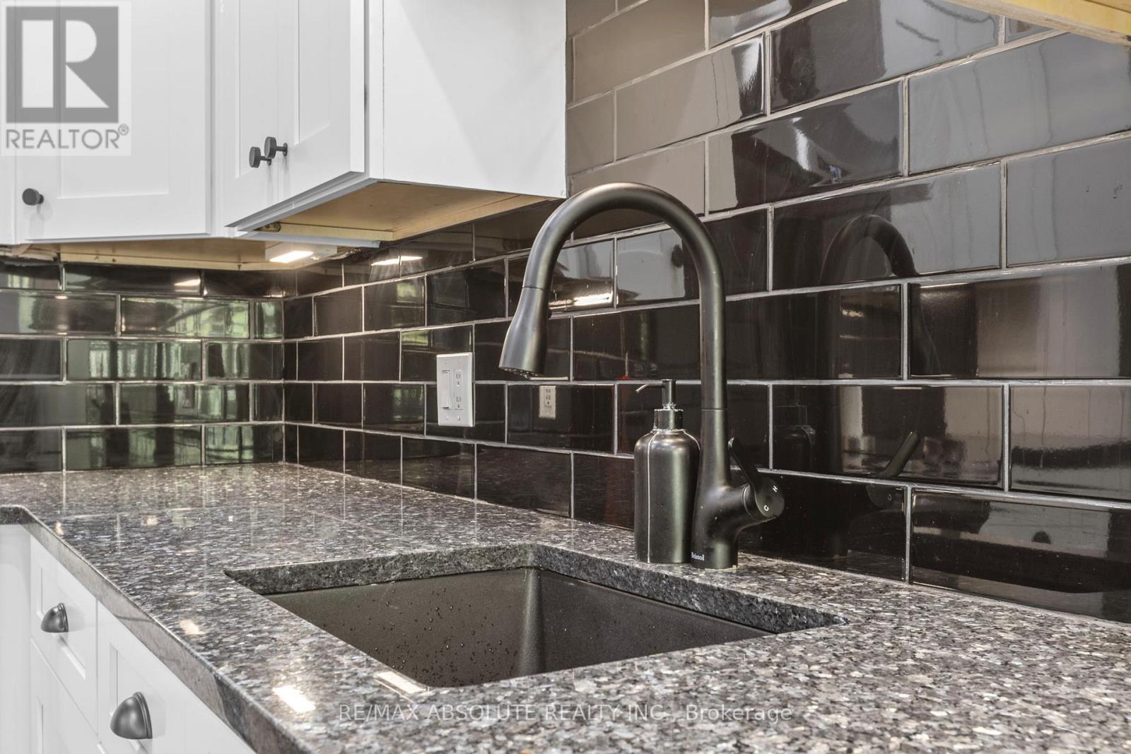 52 Stonecroft Terrace, Ottawa, Ontario  K2K 2T9 - Photo 18 - X12989352