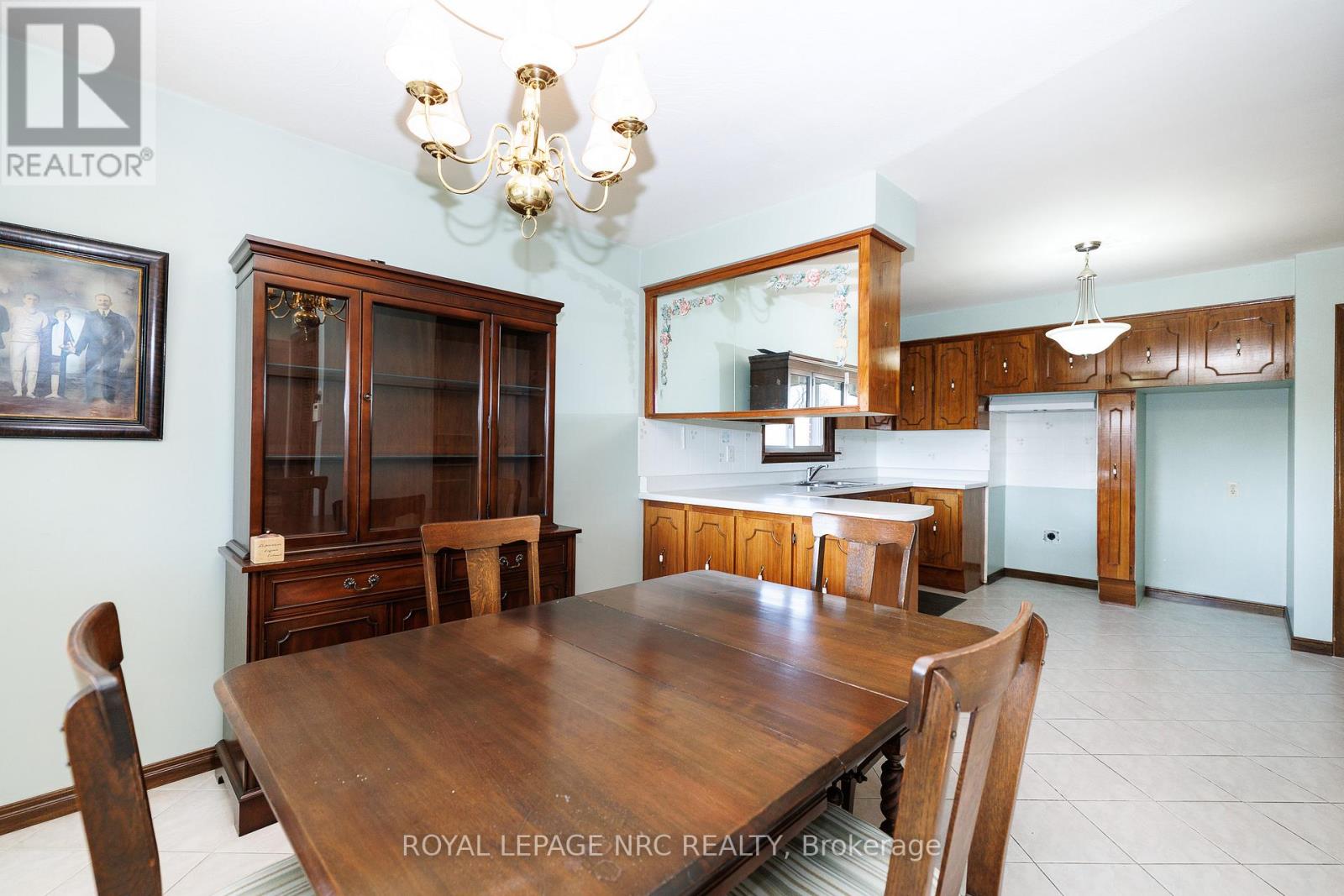 38 Rivercrest Road, Hamilton, Ontario  L8E 1M9 - Photo 3 - X12989302