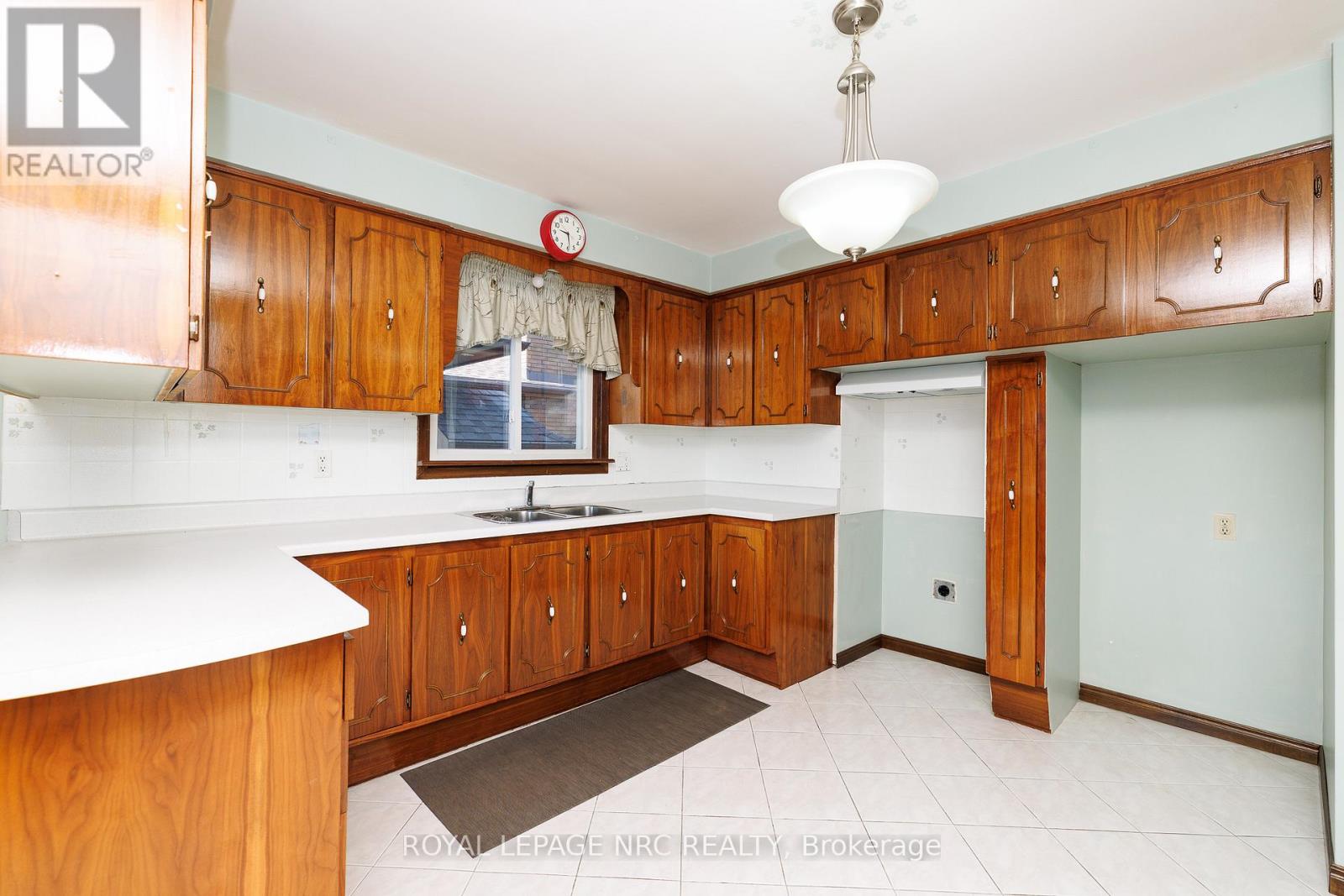 38 Rivercrest Road, Hamilton, Ontario  L8E 1M9 - Photo 6 - X12989302