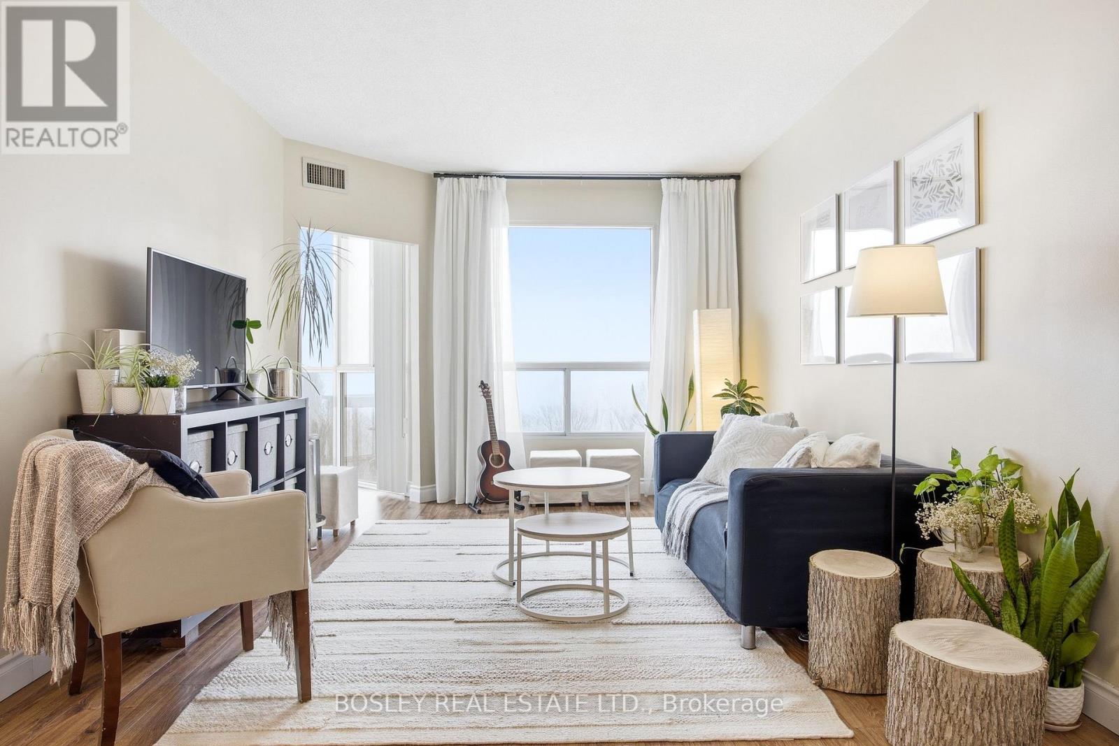 611 - 5 Concorde Place, Toronto, Ontario  M3C 3M8 - Photo 2 - C12943286