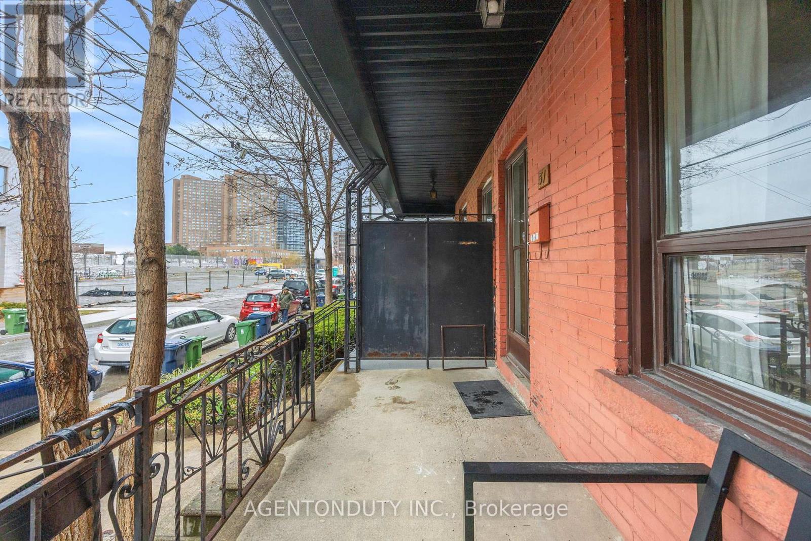51 Perth Avenue, Toronto, Ontario  M6R 2C1 - Photo 3 - C12989260