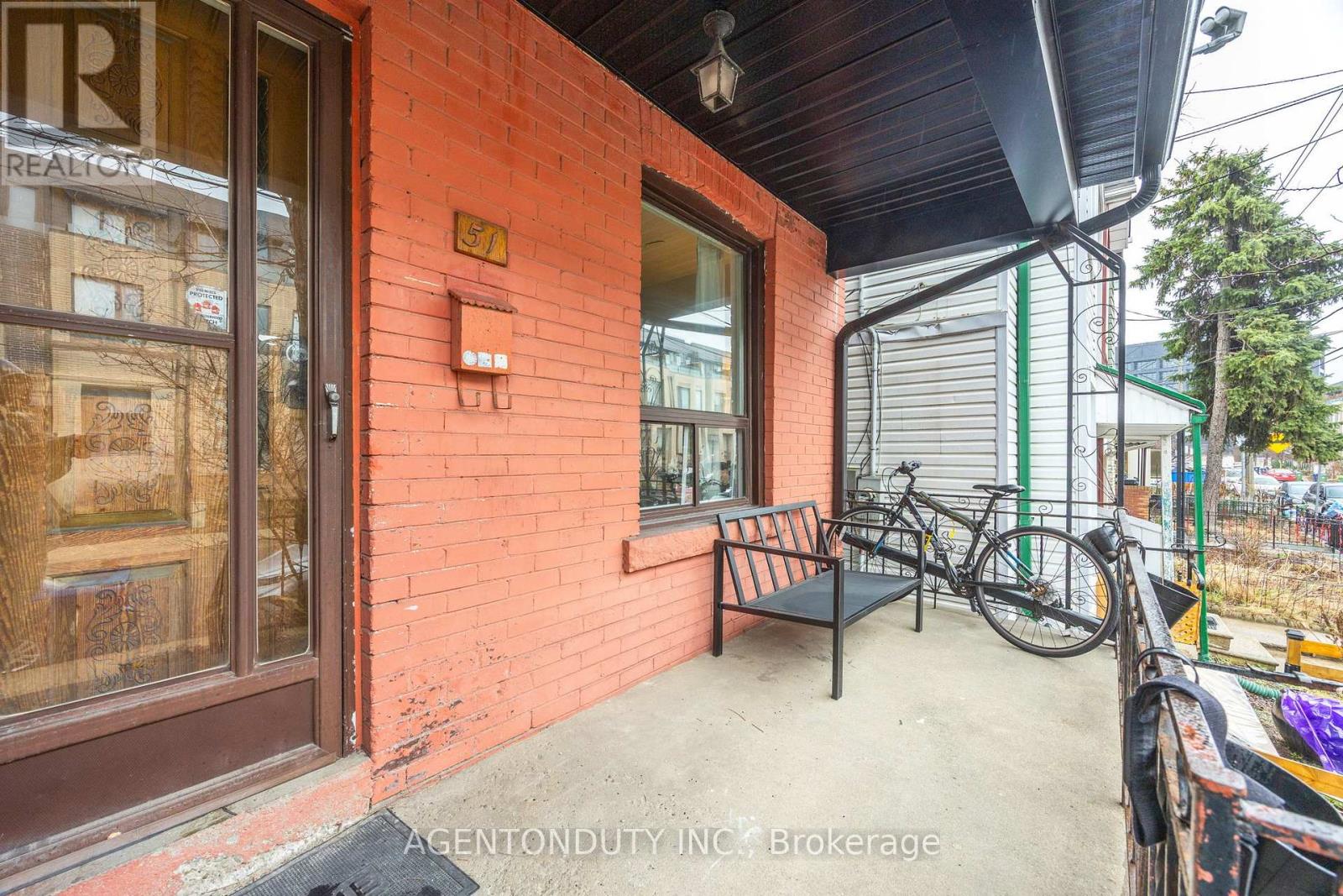 51 Perth Avenue, Toronto, Ontario  M6R 2C1 - Photo 4 - C12989260