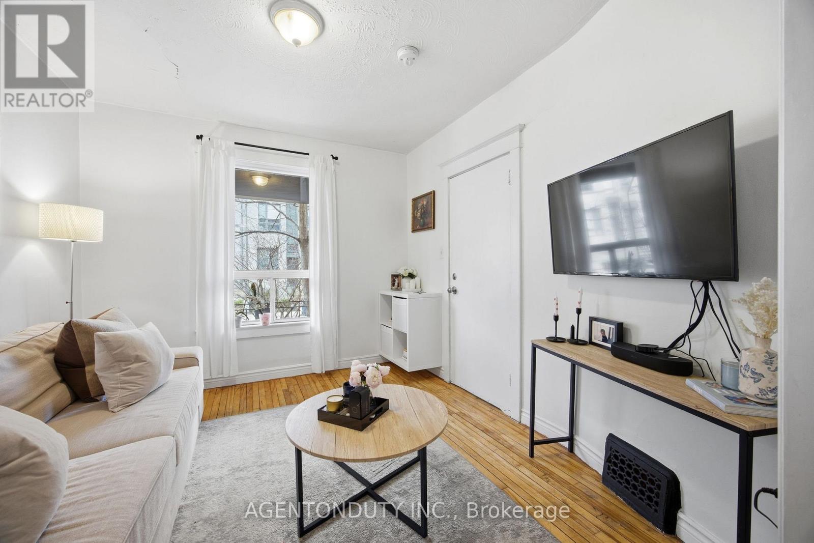 51 Perth Avenue, Toronto, Ontario  M6R 2C1 - Photo 7 - C12989260