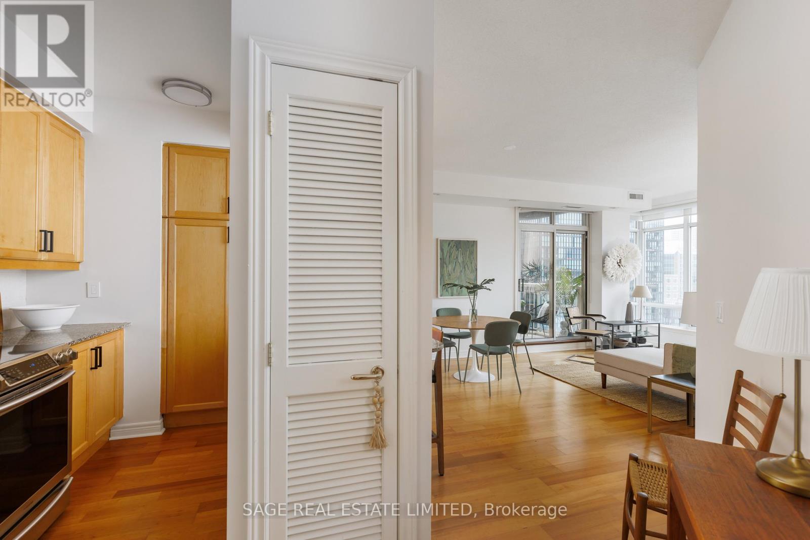 1206 - 100 Hayden Street, Toronto, Ontario  M4Y 3C7 - Photo 3 - C12989272