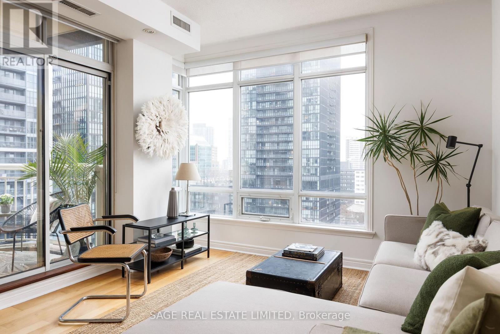 1206 - 100 Hayden Street, Toronto, Ontario  M4Y 3C7 - Photo 8 - C12989272