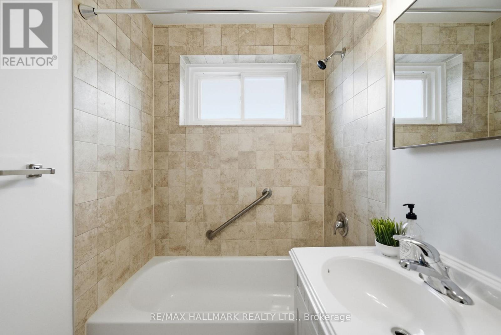 28 Langbourne Place, Toronto, Ontario  M3B 1A9 - Photo 31 - C12989334