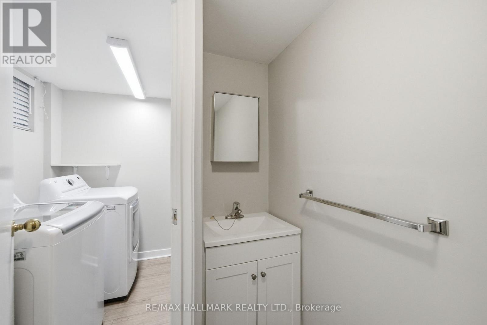 28 Langbourne Place, Toronto, Ontario  M3B 1A9 - Photo 34 - C12989334