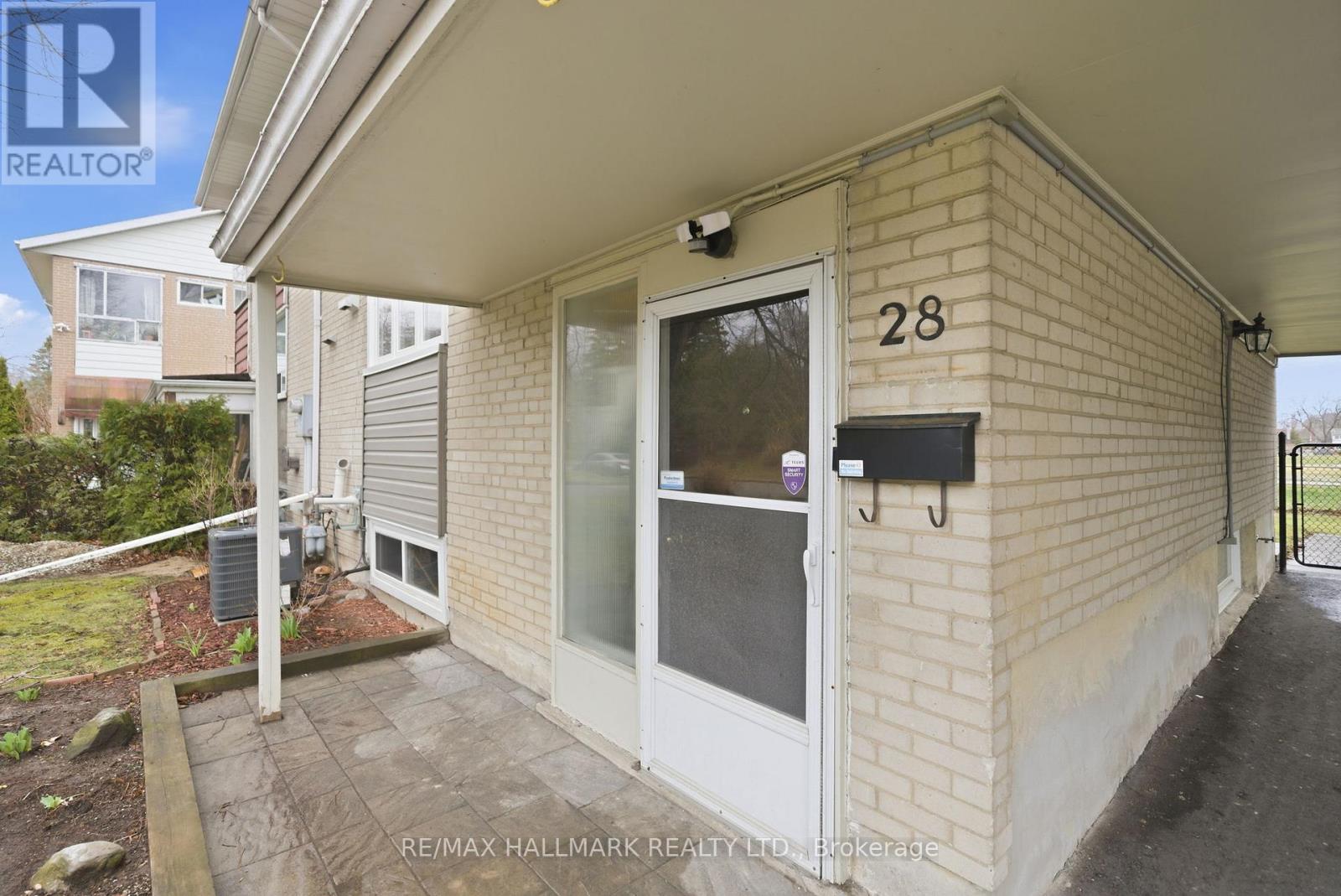 28 Langbourne Place, Toronto, Ontario  M3B 1A9 - Photo 6 - C12989334