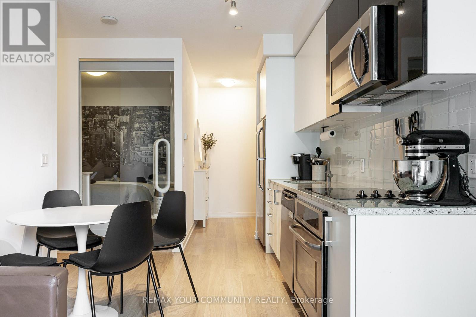 724 - 98 Lillian Street, Toronto, Ontario  M4P 2Y3 - Photo 5 - C12989338