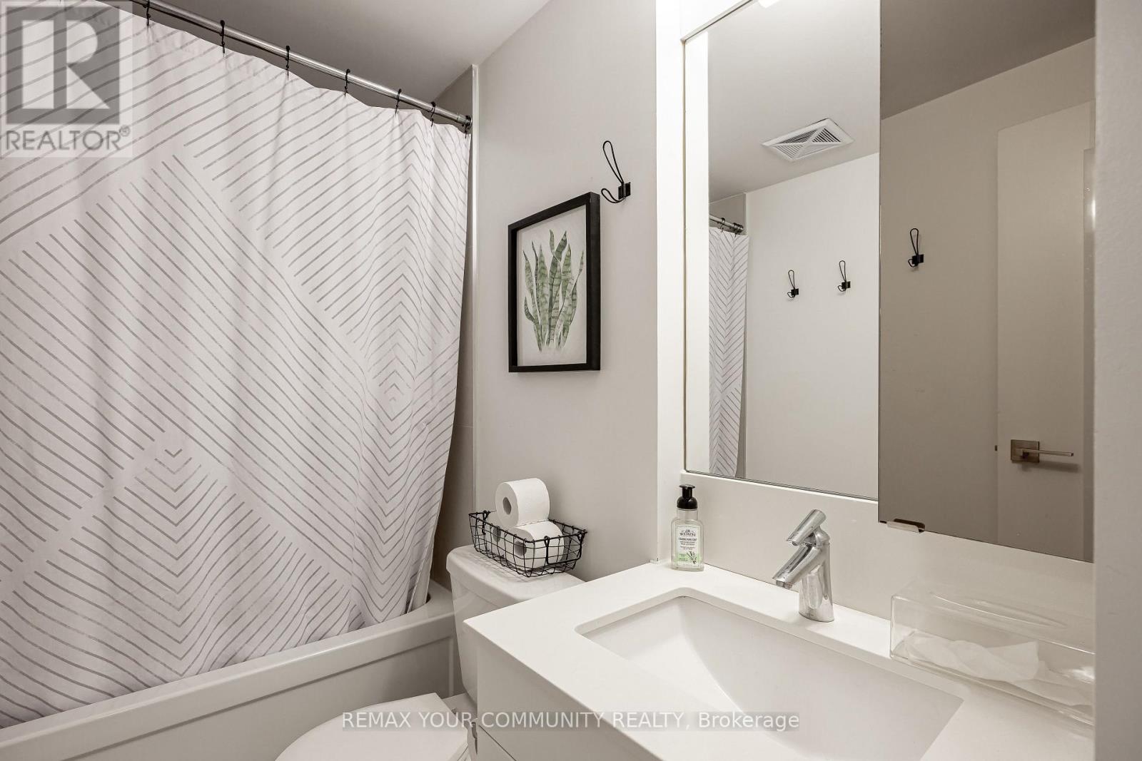 724 - 98 Lillian Street, Toronto, Ontario  M4P 2Y3 - Photo 8 - C12989338