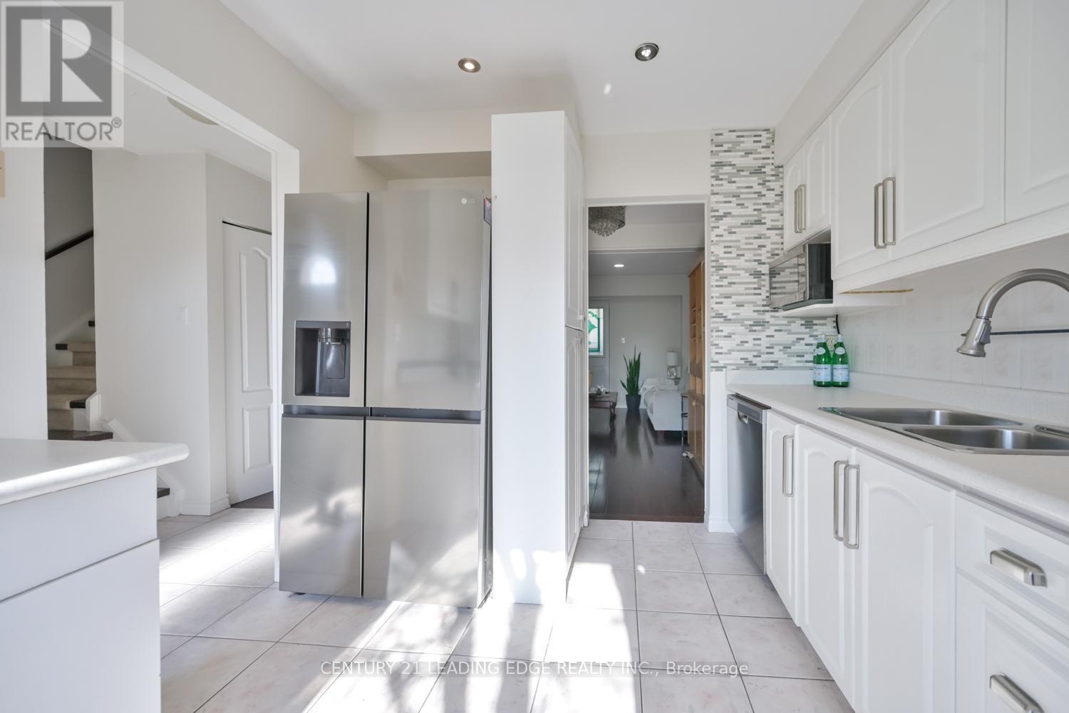 15 - 1 Wootten Way S, Markham, Ontario  L3P 3H7 - Photo 7 - N12918362