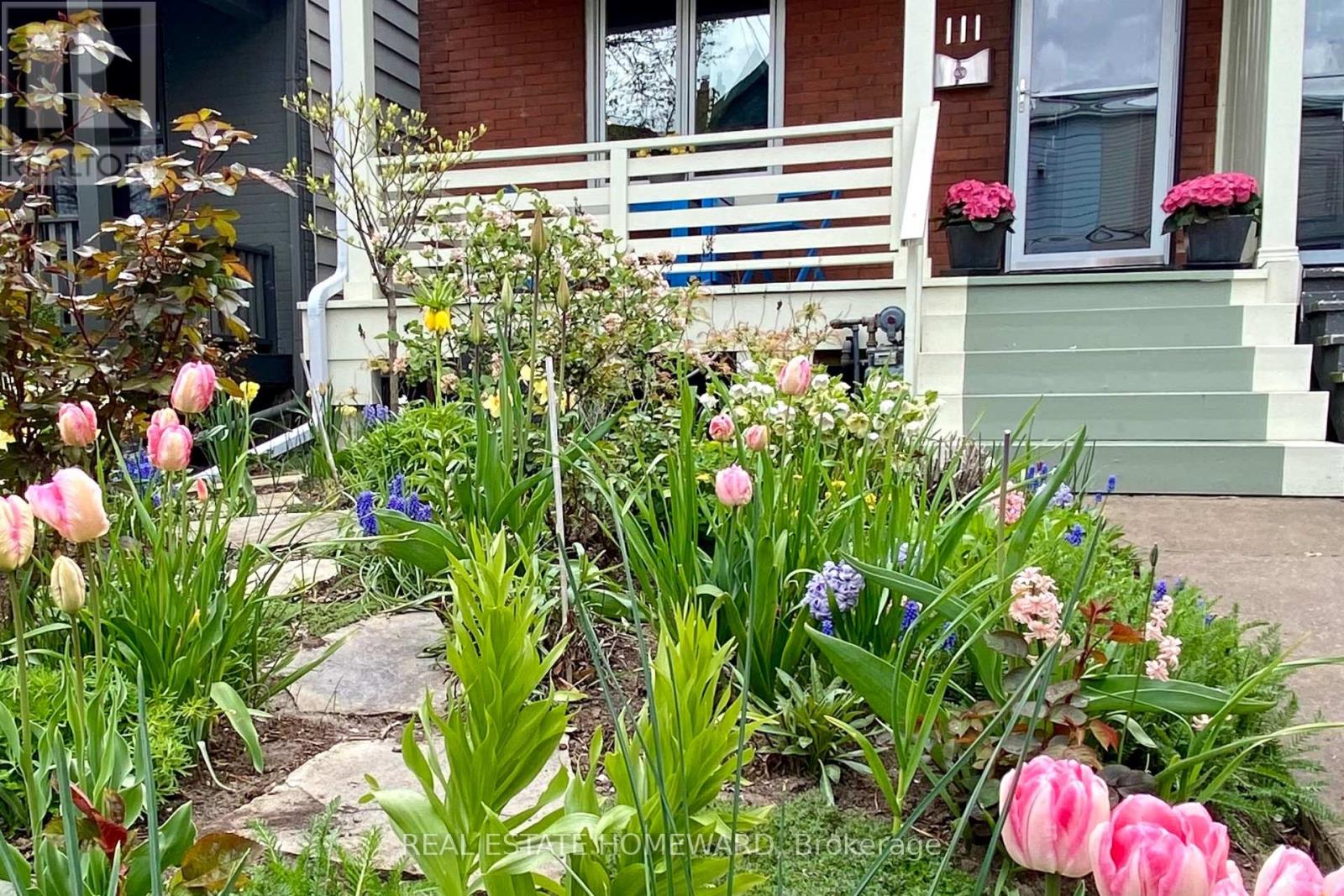 111 Withrow Avenue, Toronto, Ontario  M4K 1C8 - Photo 2 - E12989228