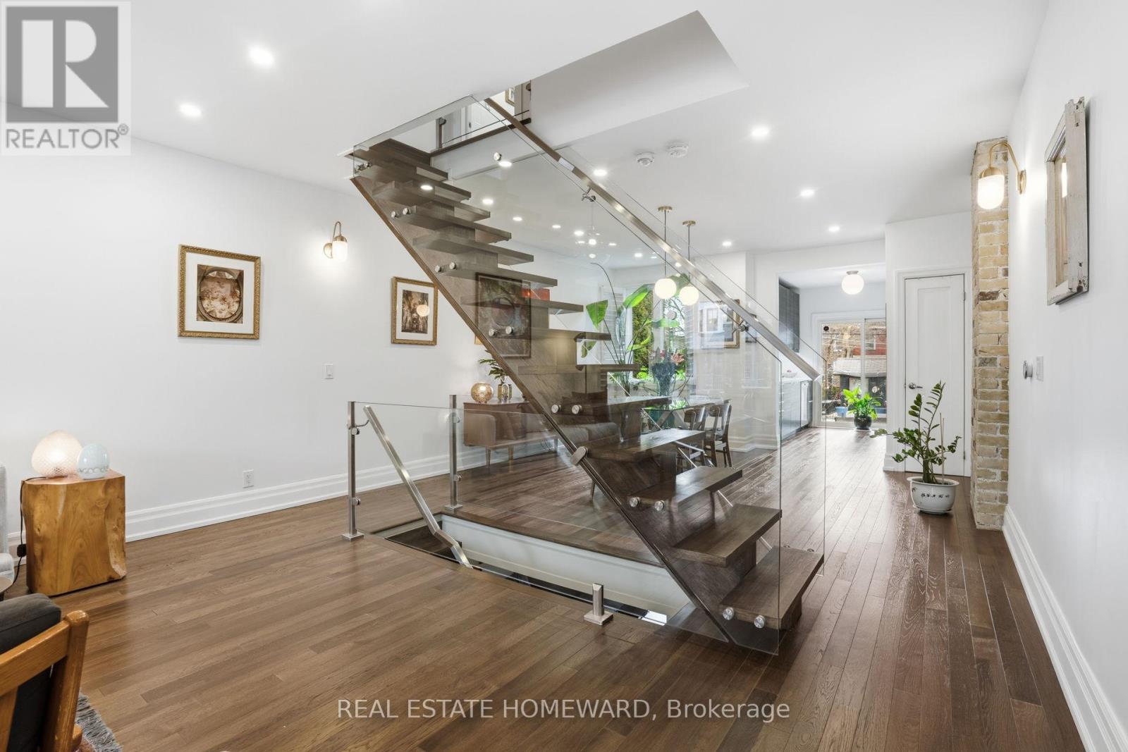 111 Withrow Avenue, Toronto, Ontario  M4K 1C8 - Photo 21 - E12989228