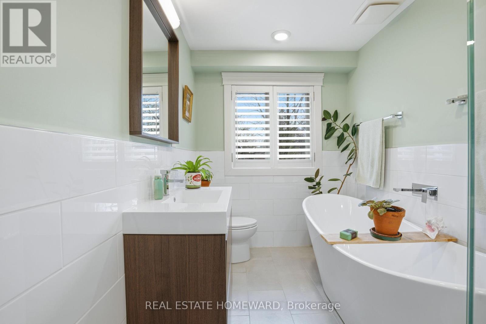 111 Withrow Avenue, Toronto, Ontario  M4K 1C8 - Photo 28 - E12989228