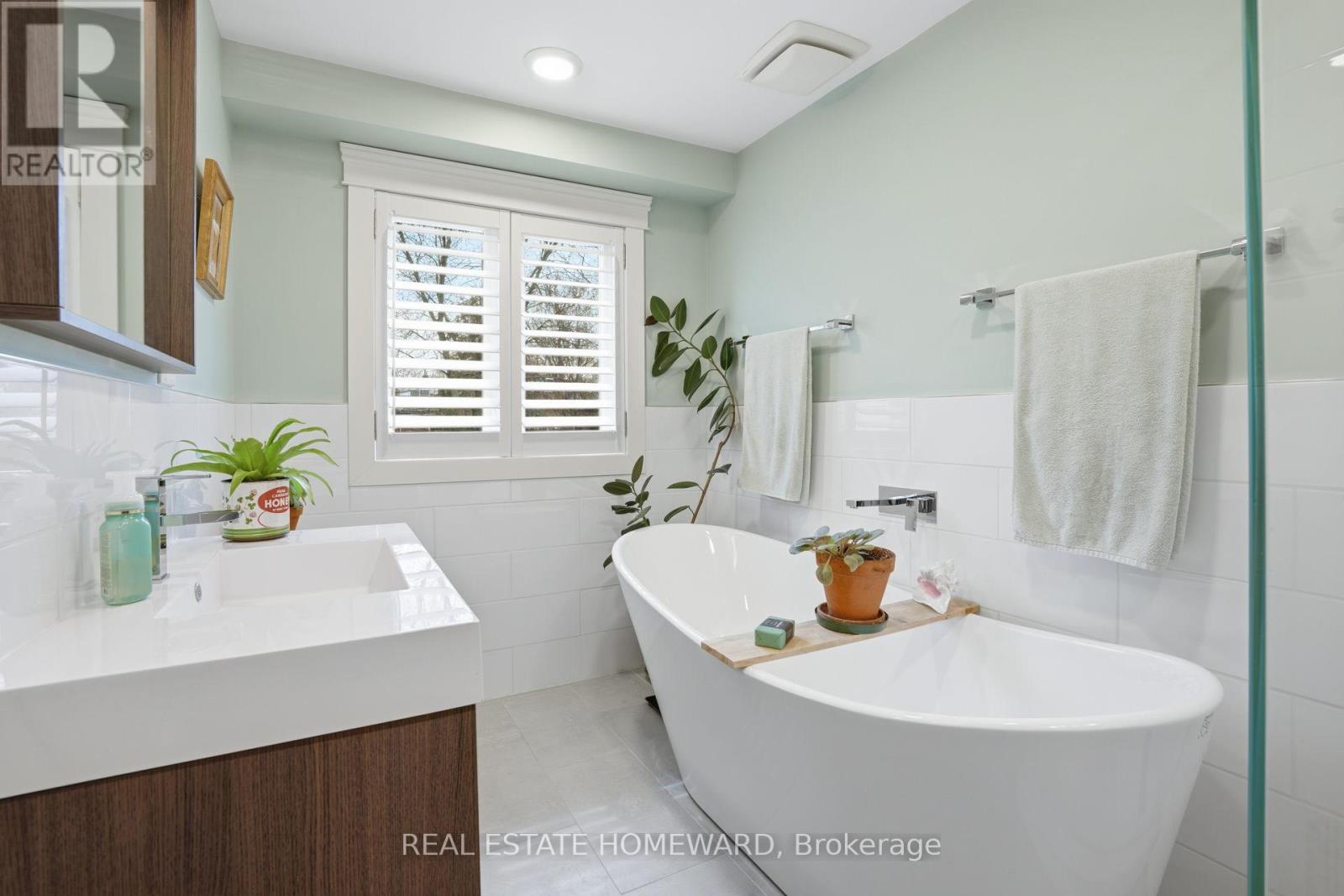 111 Withrow Avenue, Toronto, Ontario  M4K 1C8 - Photo 29 - E12989228