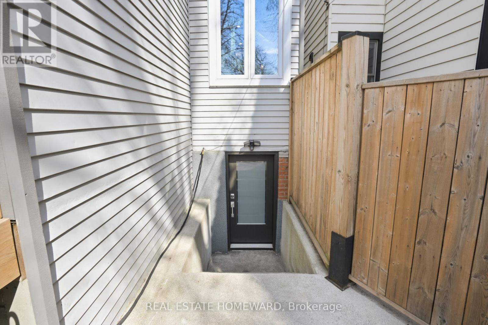 111 Withrow Avenue, Toronto, Ontario  M4K 1C8 - Photo 40 - E12989228