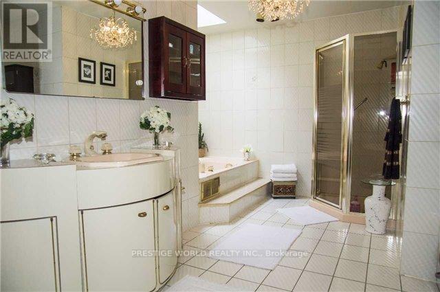 32 Playter Crescent, Toronto, Ontario  M4K 1S3 - Photo 11 - E12989330