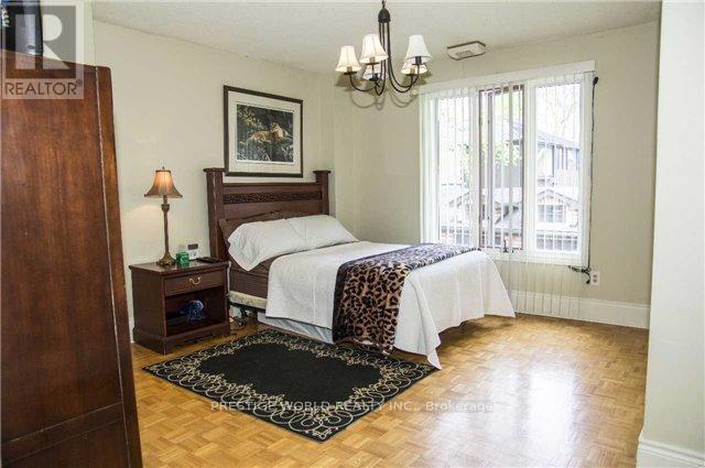 32 Playter Crescent, Toronto, Ontario  M4K 1S3 - Photo 12 - E12989330