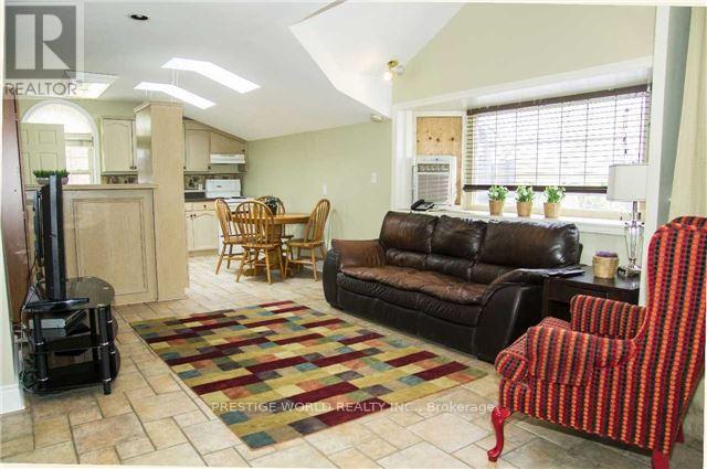 32 Playter Crescent, Toronto, Ontario  M4K 1S3 - Photo 17 - E12989330