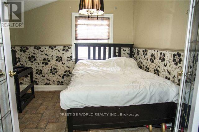 32 Playter Crescent, Toronto, Ontario  M4K 1S3 - Photo 19 - E12989330