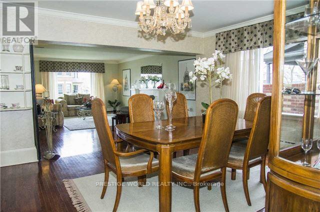 32 Playter Crescent, Toronto, Ontario  M4K 1S3 - Photo 5 - E12989330