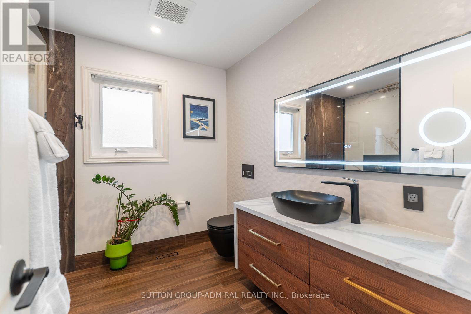 626 College Manor Drive, Newmarket, Ontario  L3Y 8M7 - Photo 27 - N12989224