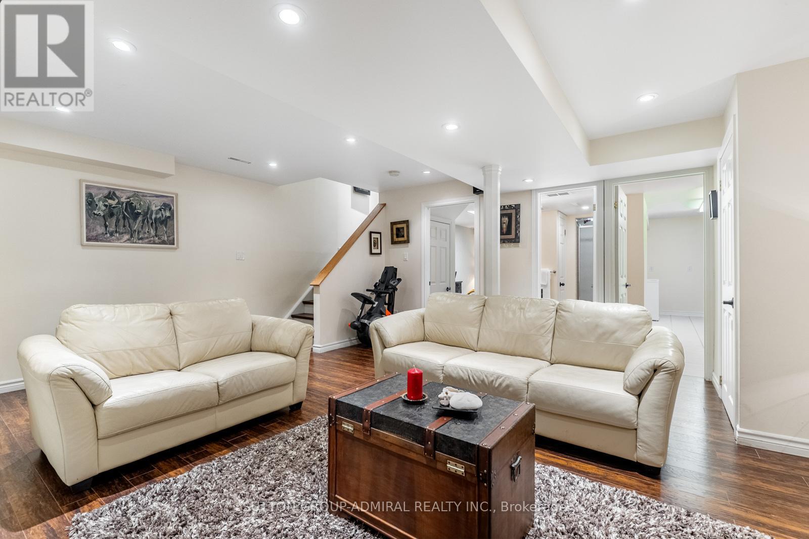 626 College Manor Drive, Newmarket, Ontario  L3Y 8M7 - Photo 33 - N12989224