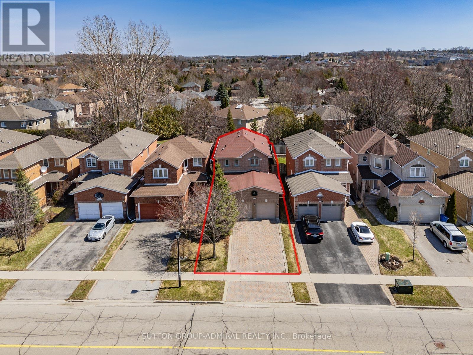 626 College Manor Drive, Newmarket, Ontario  L3Y 8M7 - Photo 42 - N12989224