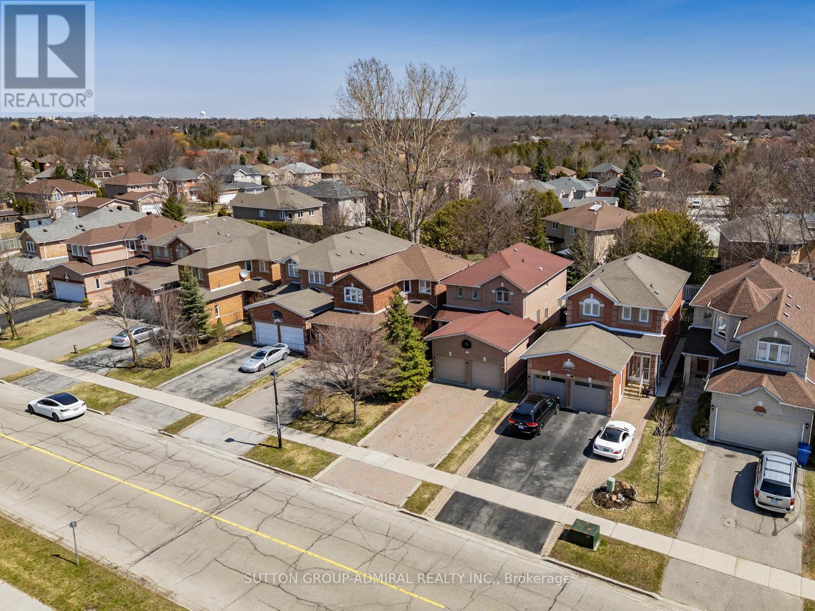 626 College Manor Drive, Newmarket, Ontario  L3Y 8M7 - Photo 43 - N12989224