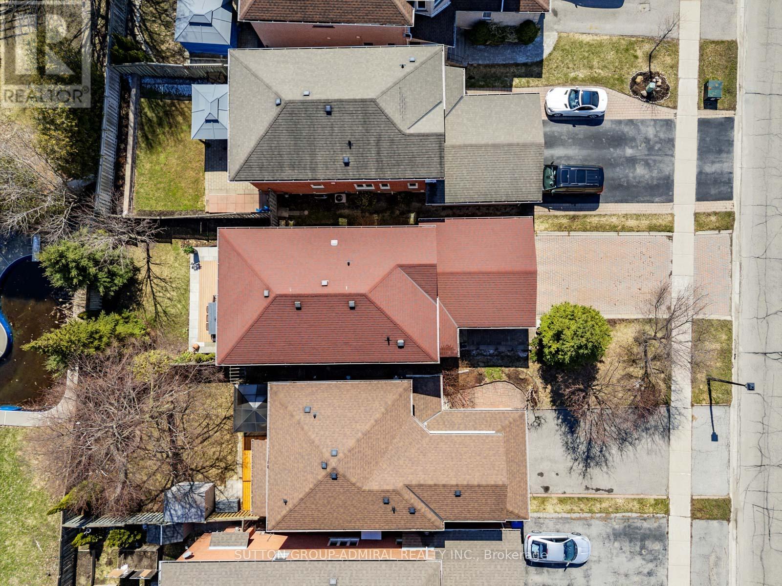 626 College Manor Drive, Newmarket, Ontario  L3Y 8M7 - Photo 44 - N12989224