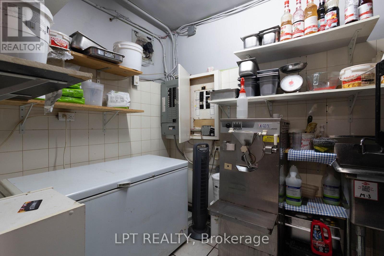 104 & 105 - 928 Lake Drive E, Georgina, Ontario  L0E 1L0 - Photo 14 - N12989234