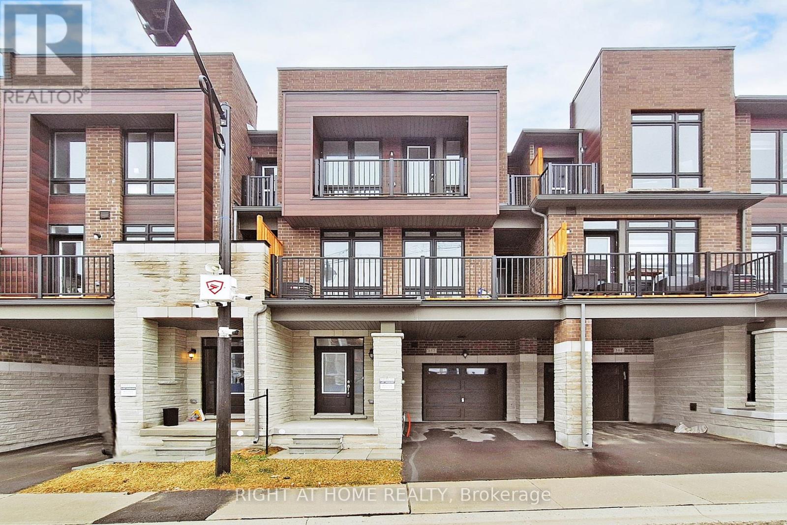 157 BLICK CRESCENT, Aurora, Ontario