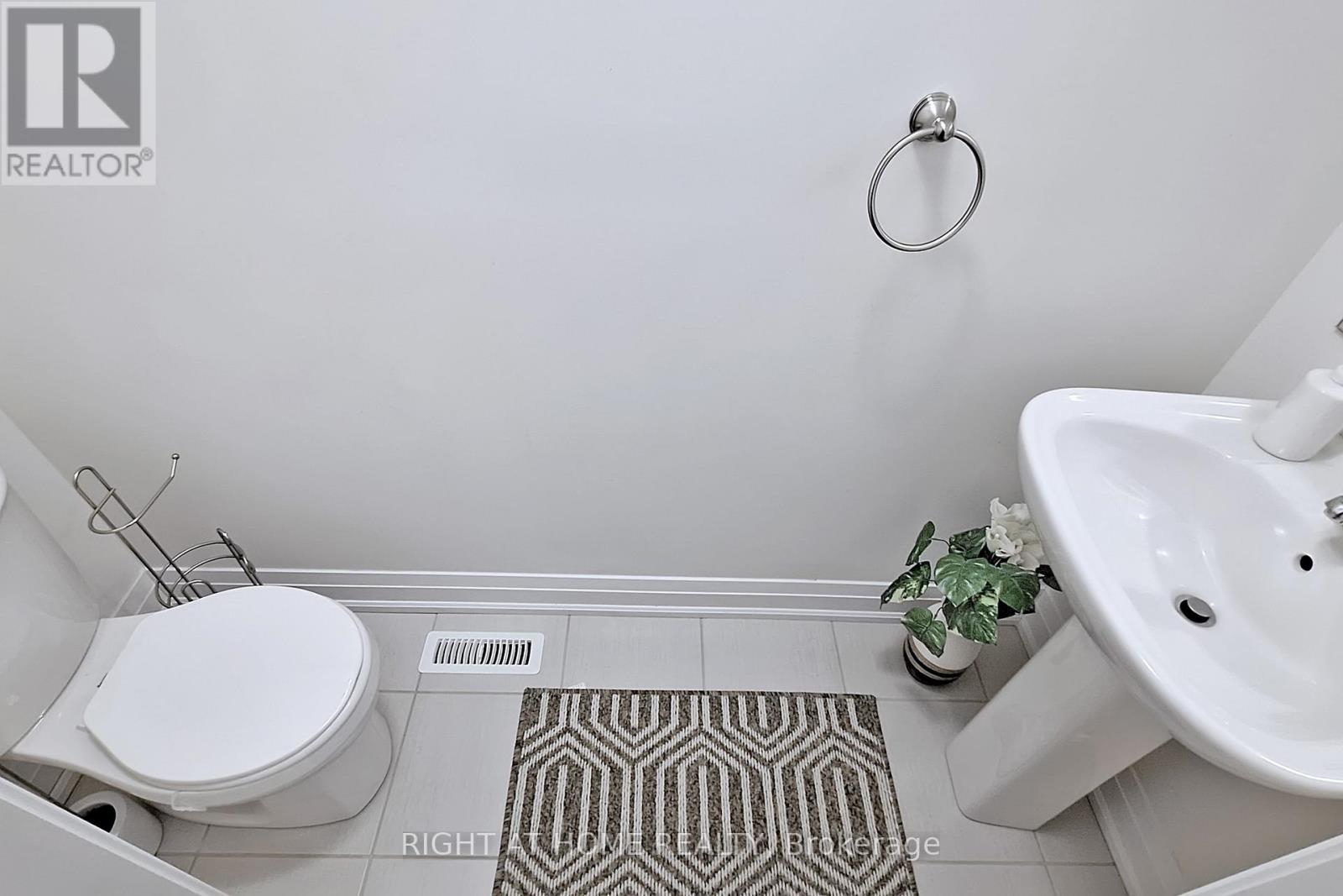 157 Blick Crescent, Aurora, Ontario  L4G 4A7 - Photo 18 - N12989240