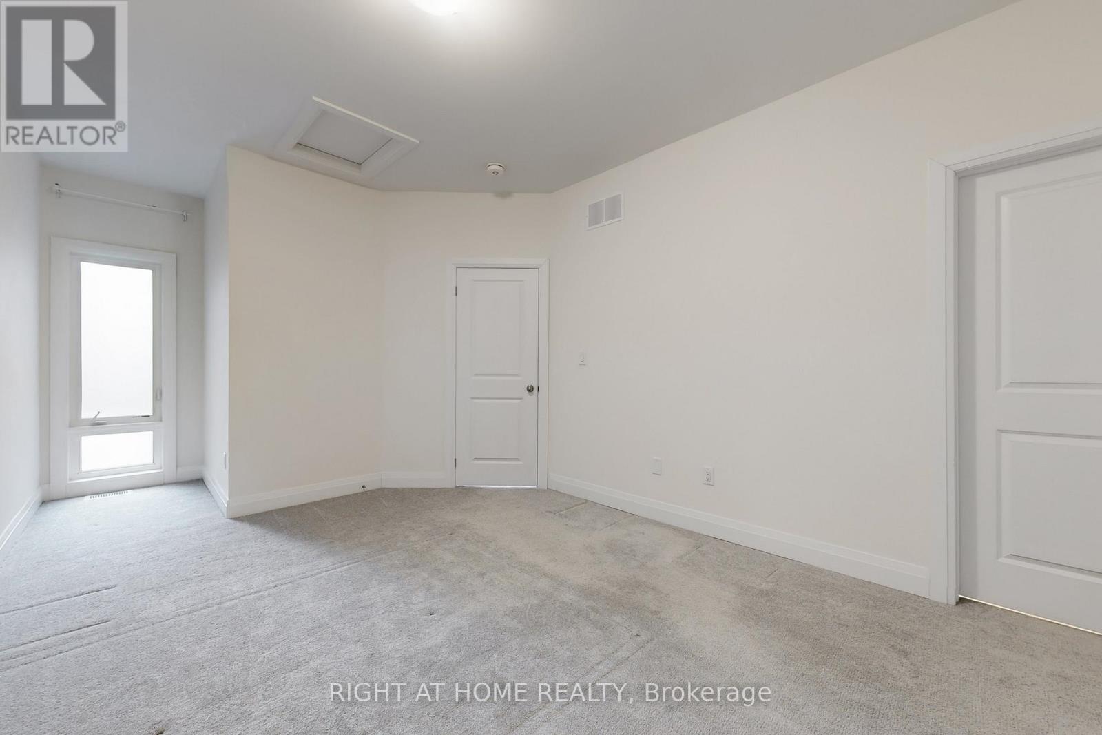 157 Blick Crescent, Aurora, Ontario  L4G 4A7 - Photo 22 - N12989240