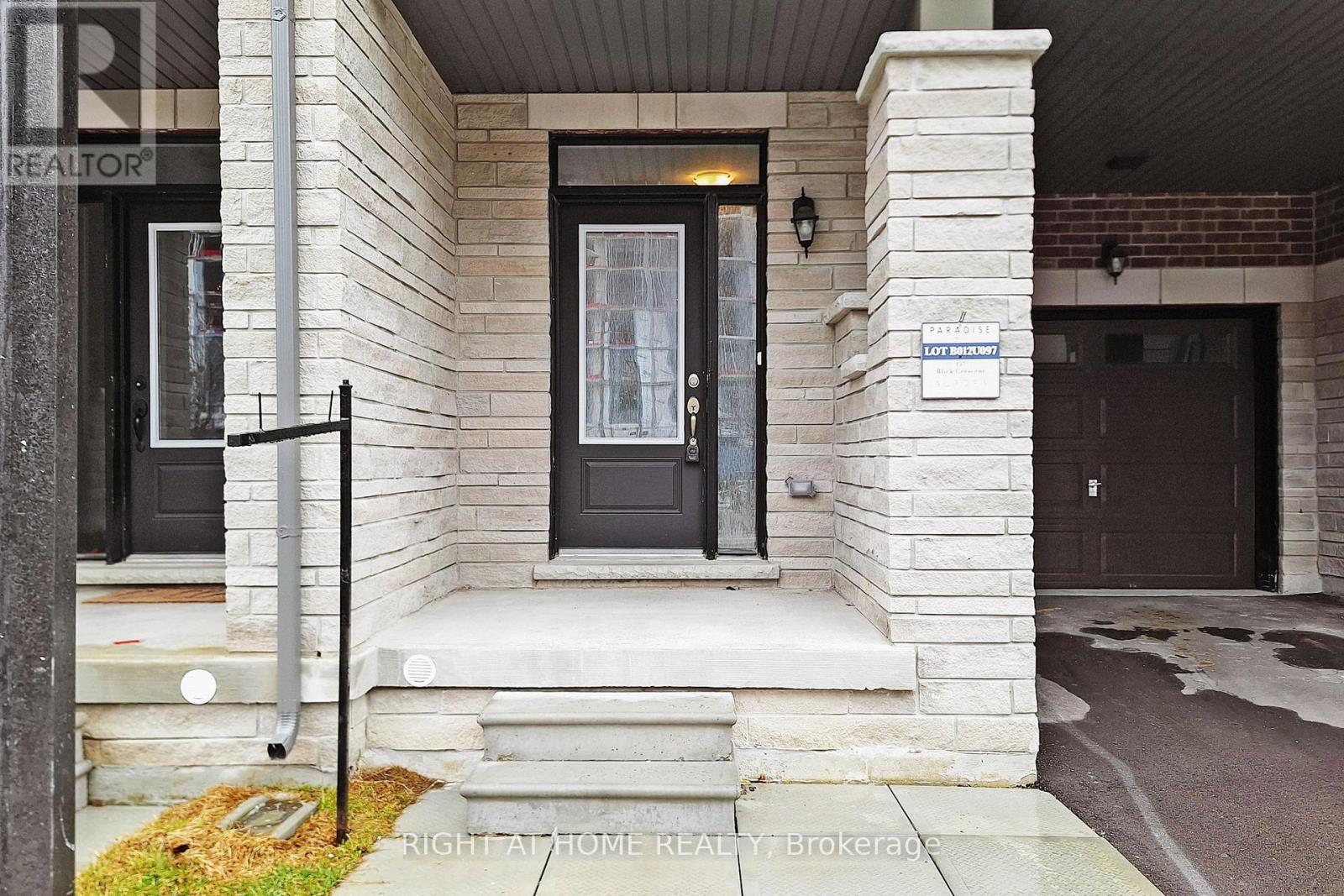 157 Blick Crescent, Aurora, Ontario  L4G 4A7 - Photo 4 - N12989240