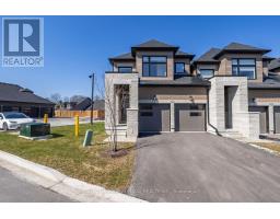 2 LOIS TORRANCE TRAIL, Uxbridge, Ontario