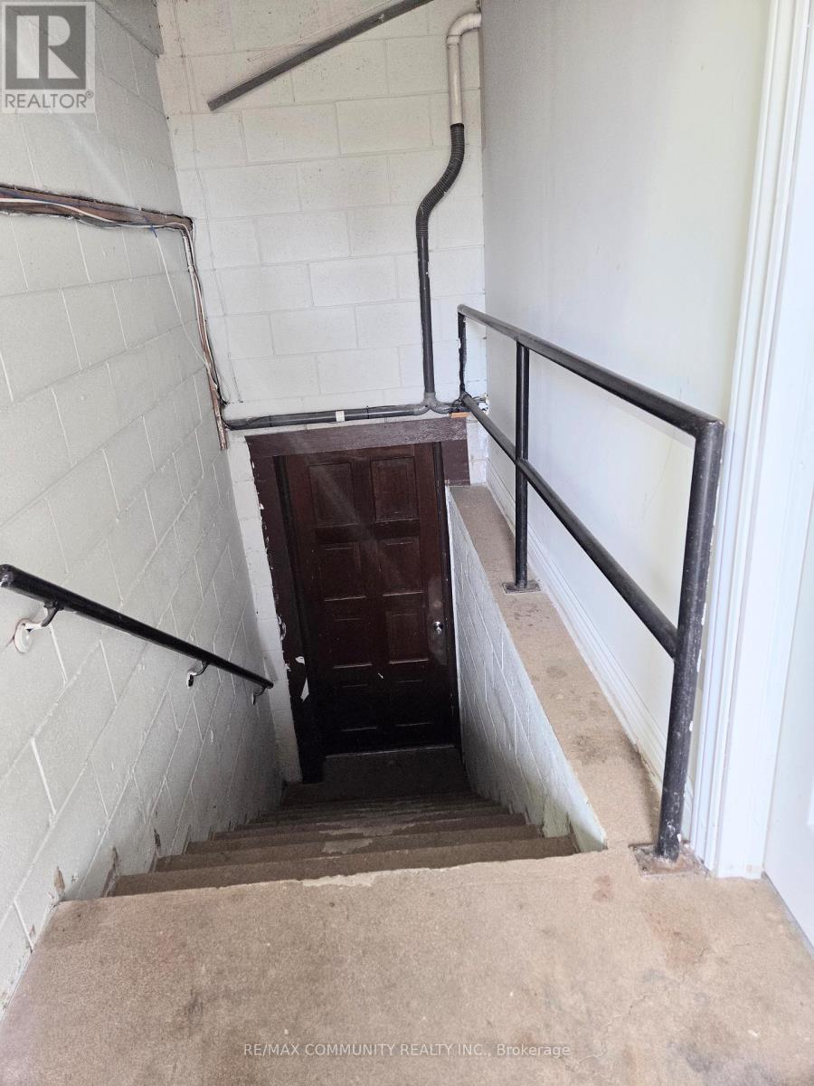 #1 - 81 Oxford Street, Richmond Hill, Ontario  L4C 4L6 - Photo 4 - N12989316